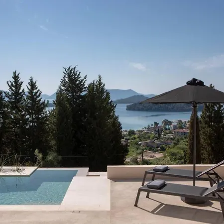 Feline With An Incredible Sea View Vila